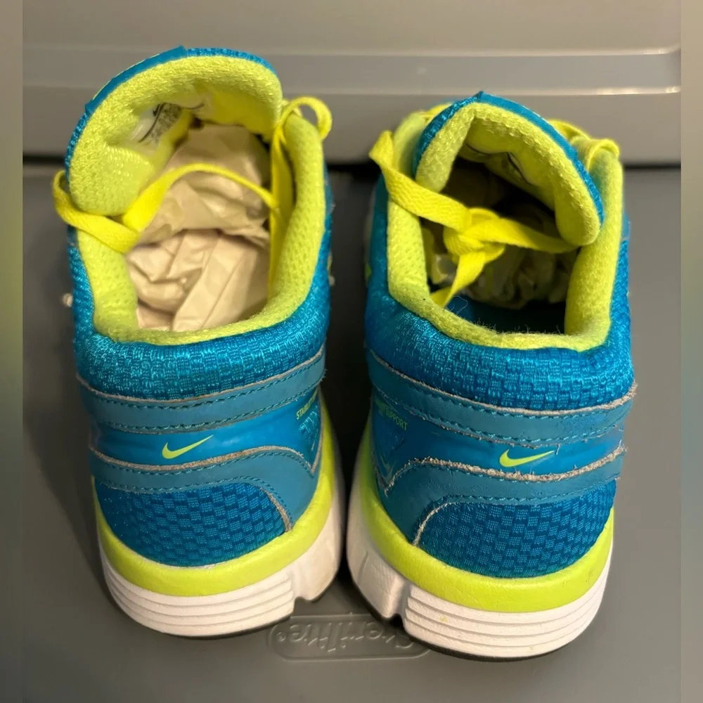 Nike Dual Fusion Athletic Snakers